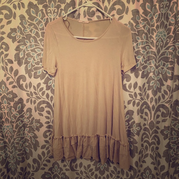 easel Tops - Easel Top with Ruffles